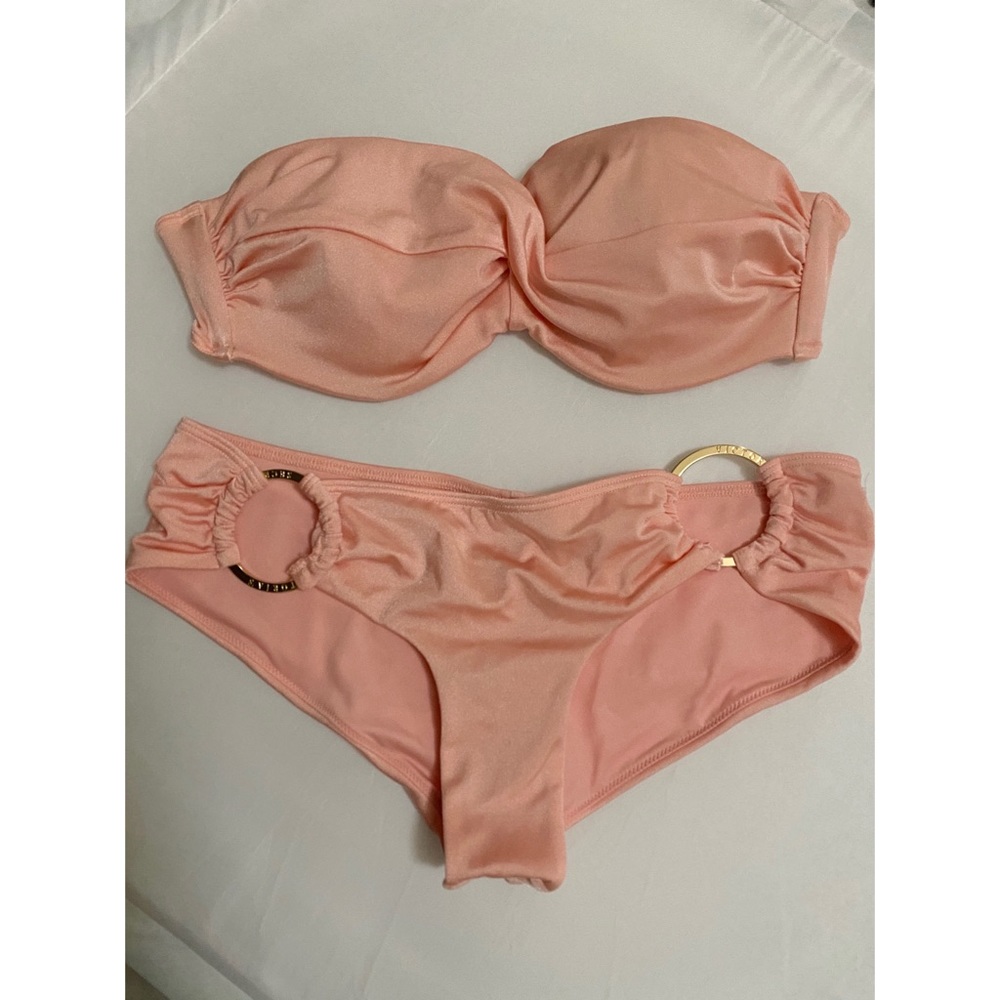 Victoria’s Secret blush bikini